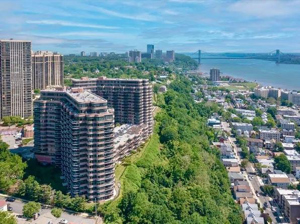 100 Carlyle Dr #3MN, Cliffside Park, NJ 07010