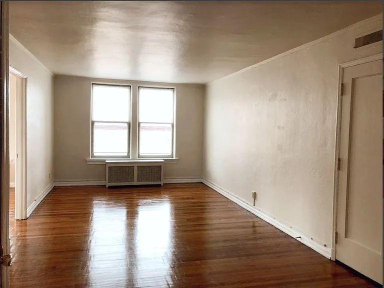 Barrington Apartments — Photo 25