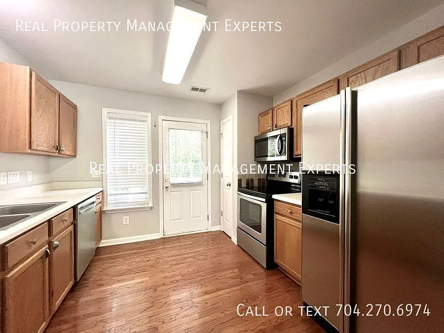 Beautiful 2BR/2BA townhouse in Charlotte! — Photo 2