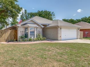 1622 Summertree Ln, Grand Prairie, TX 75052