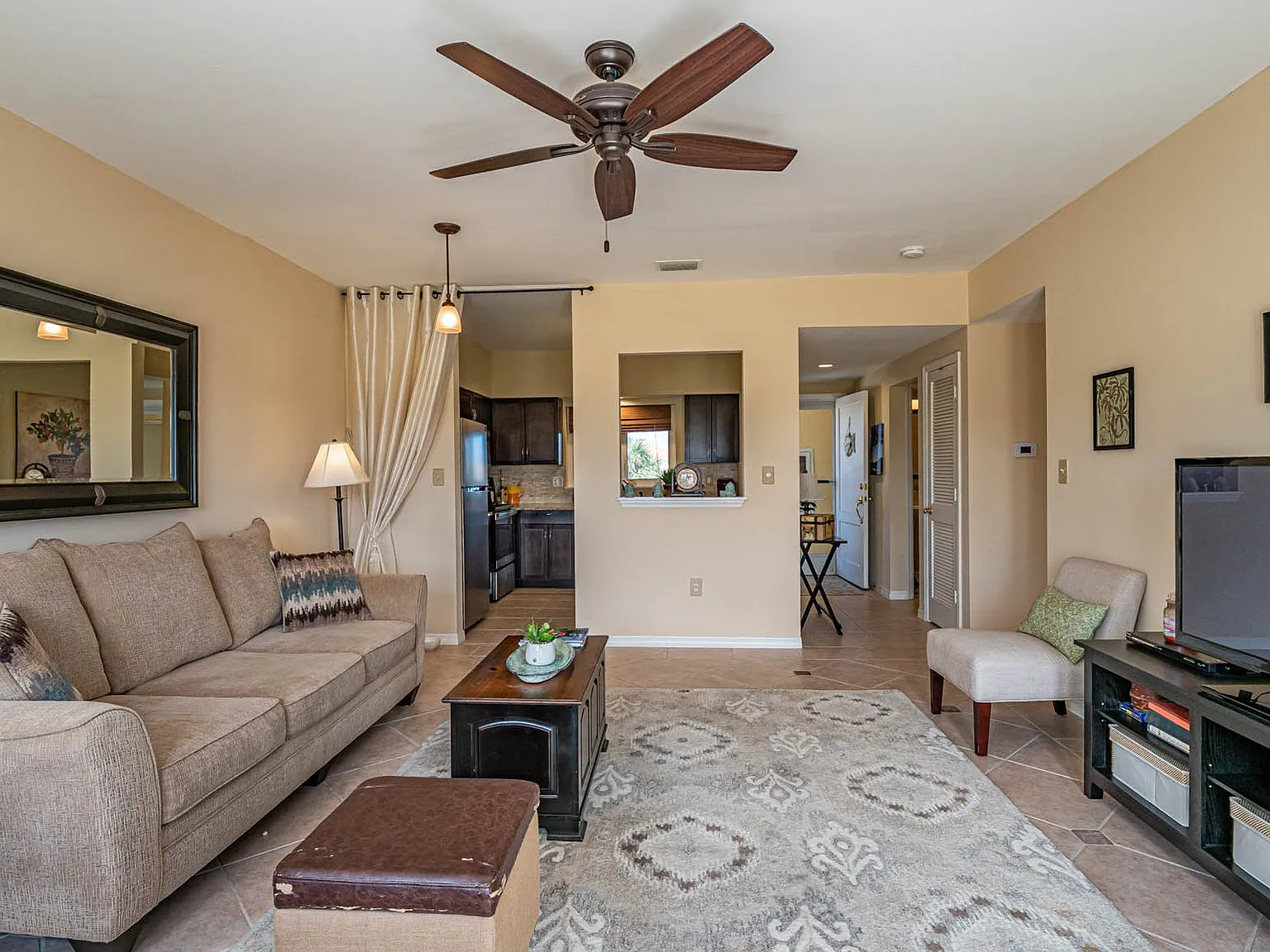 1 bed, 871 sqft, $2,000 — Photo 4