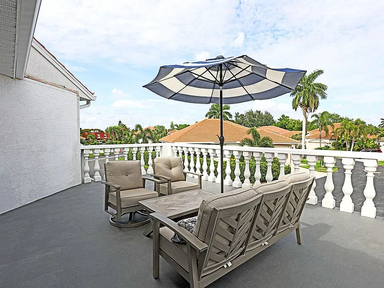 11921 Seabreeze Cove Ln — Photo 40