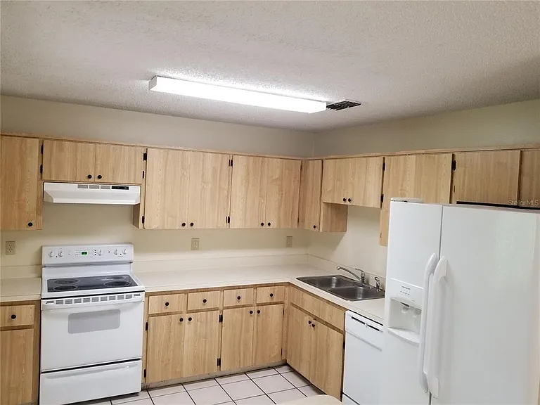 8202 Broward Pl — Photo 20
