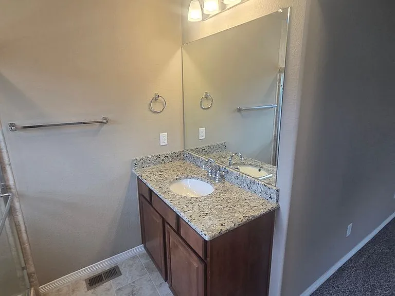 2421 Ridge Top Dr #5 — Photo 33