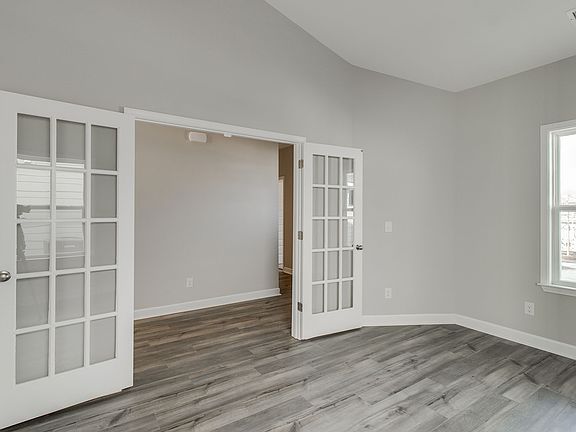 2nd image of 414 Gatesbrook Dr