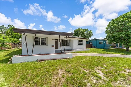 7150 SW 10th St Photo 1