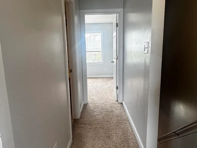 504 Streamwood Dr — Photo 12