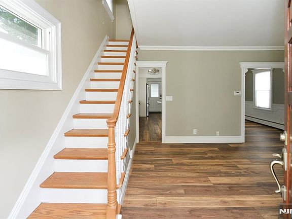 5th image of 111 Cresskill Ave
