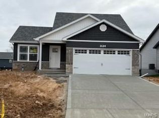 1124 Bronze Dr, Foristell, MO 63348
