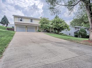 426 Bunker Hill Dr, Collinsville, IL