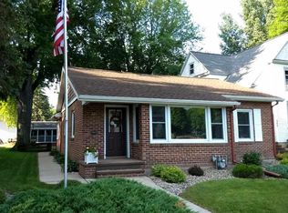 321 Maple St SW, Sleepy Eye, MN 56085