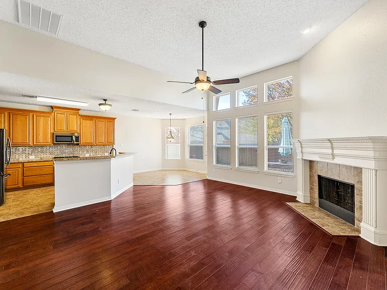 1917 Bridgewater Dr — Photo 12