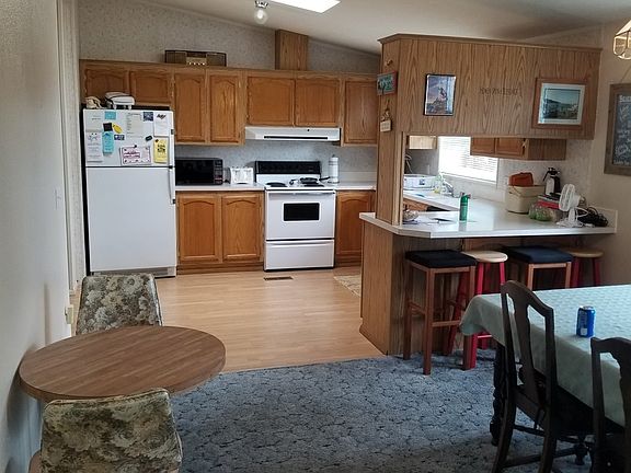 5th image of 641 Duck Lake Dr NE