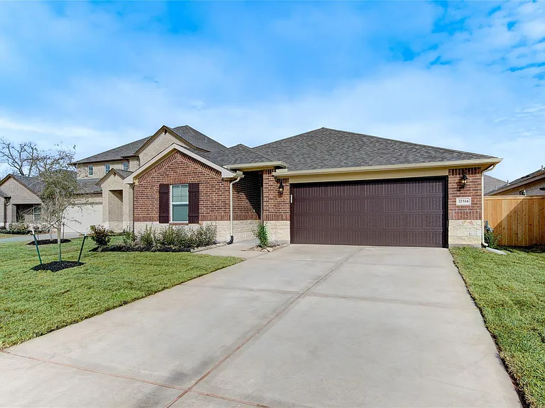 21514 Pachino Ln — Photo 46