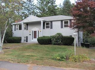20 Puddingstone Ln, Bellingham, MA 02019
