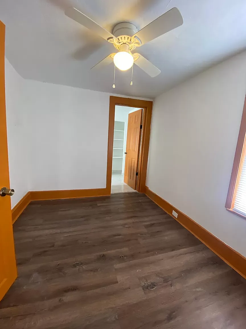 3 bed, 1222 sqft, $1,850 — Photo 3