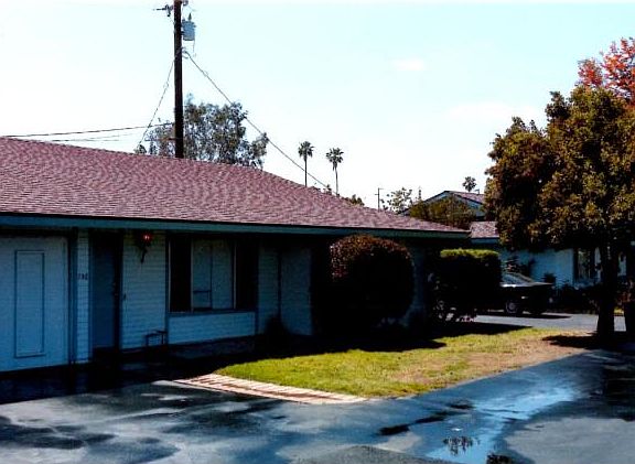 3rd image of 744 S Jordan Ave
