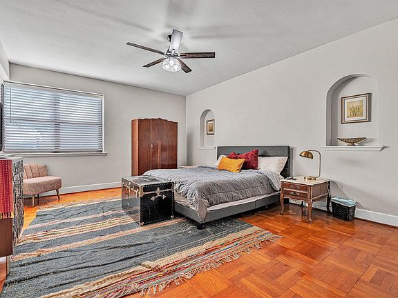 4th image of 1139 2nd St SW APT 3