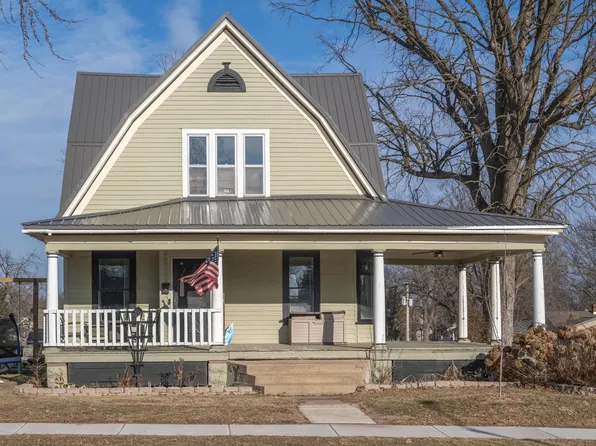 37 E La Salle Ave, Barron, WI 54812