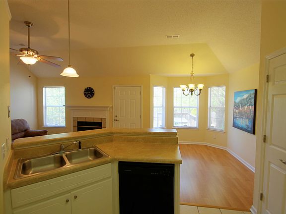 5th image of 103 Rebecca Pines Dr