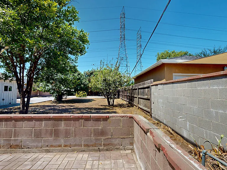 7827 Rhodes Ave — Photo 34