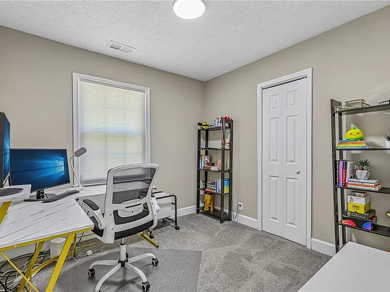 3898 Skidmore Dr — Photo 46