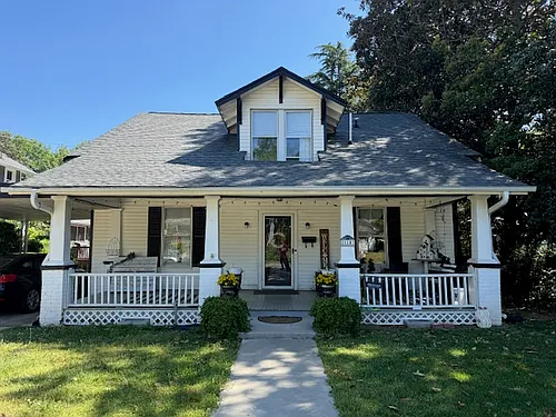 118 Park St Photo 1