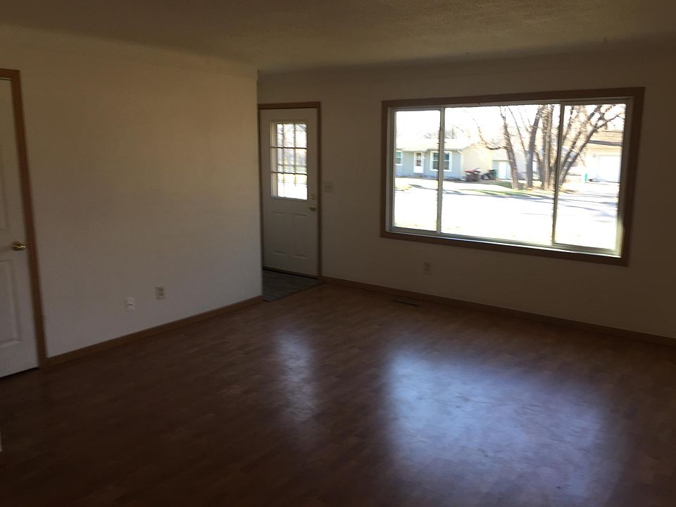 2nd image of 838 3rd St