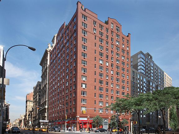 3rd image of 95 Worth St #1006