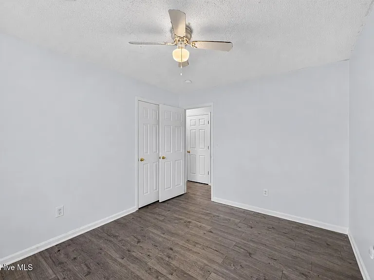 4810 Golden Leaf Ln — Photo 18