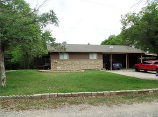 65 Spanish Oak Ln, Gainesville, TX 76240