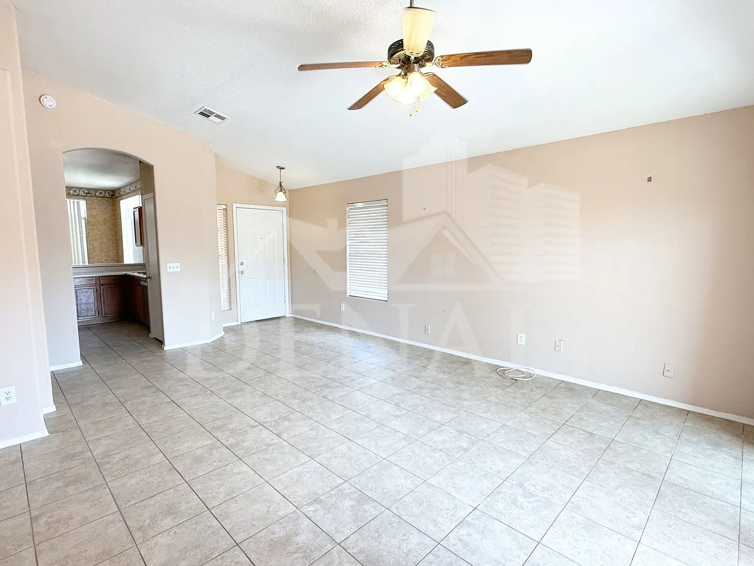 3 bed, 2.0 bath, 1306 sqft, $2,200 — Photo 4