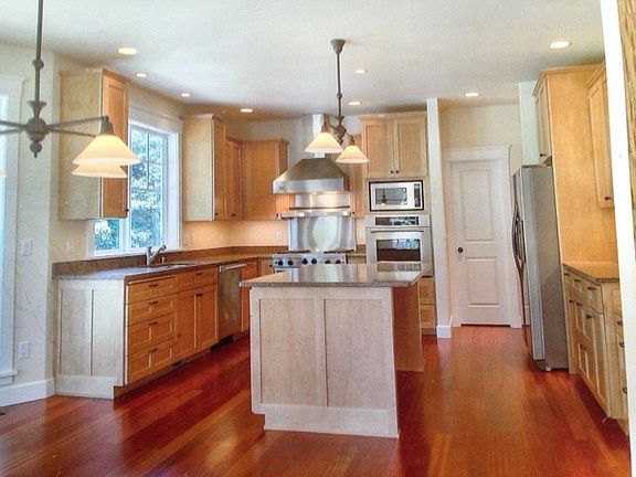 The beautiful kitchen that includes top-notched equipment.