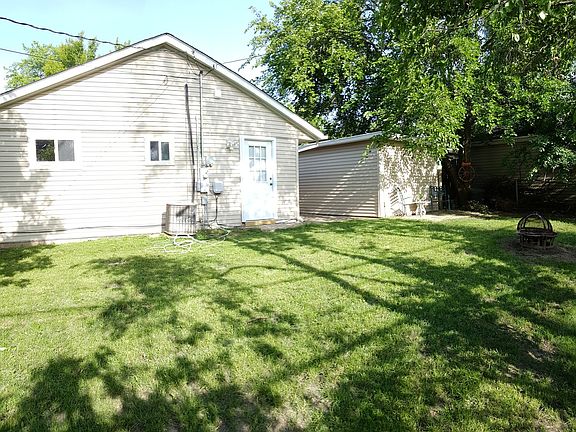 3rd image of 26 Aspen Ln