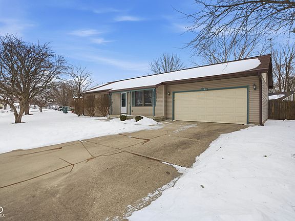 3rd image of 1423 Ashley Dr