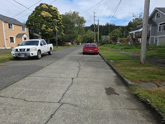 5th image of 1215 E 2nd St