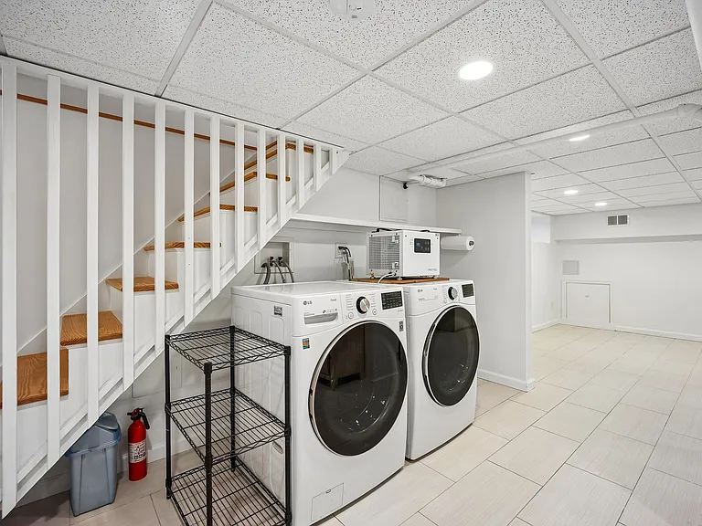 155 Sunset Ln — Photo 33