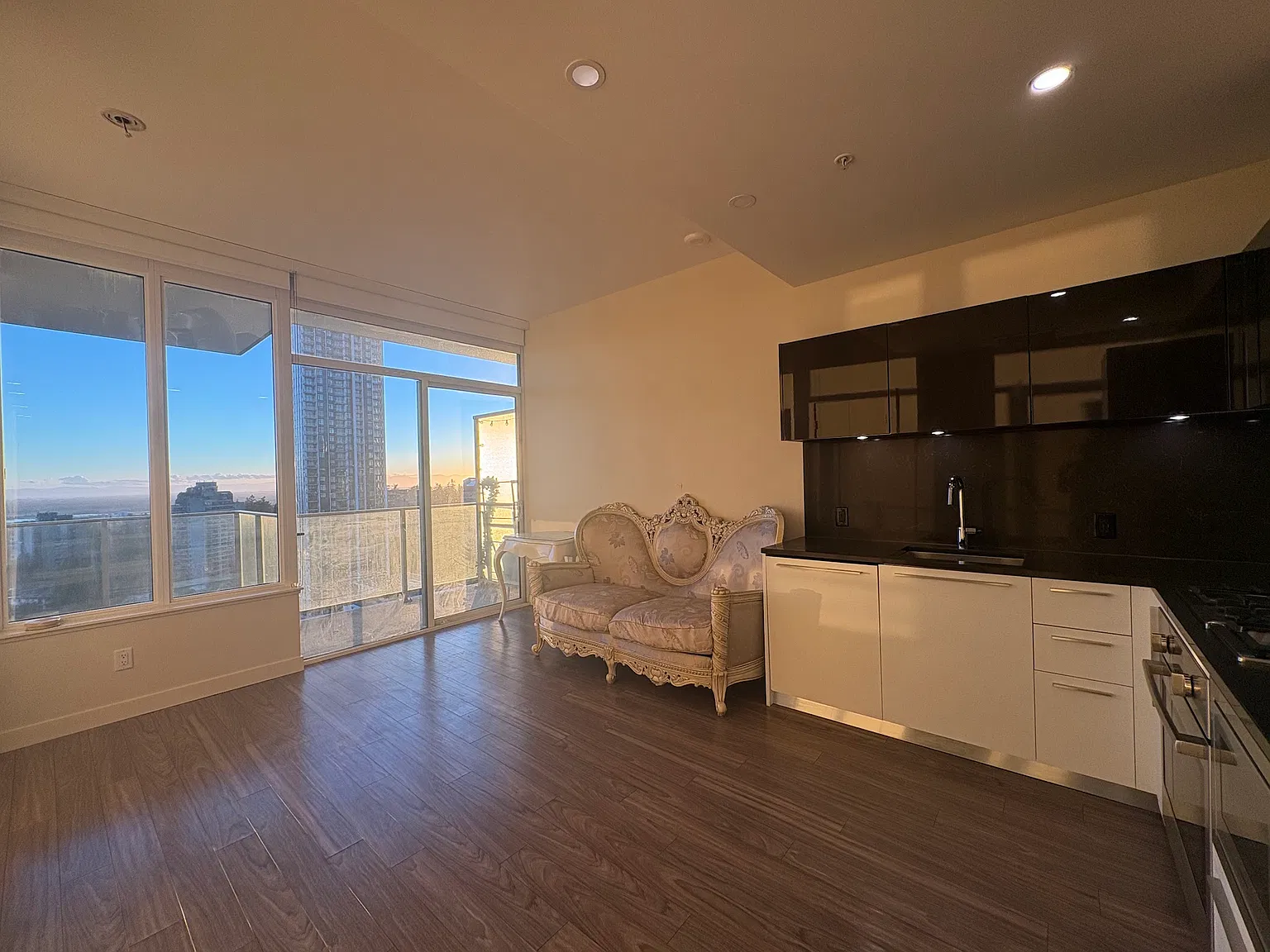 2 bed, 684 sqft, $2,650 — Photo 4
