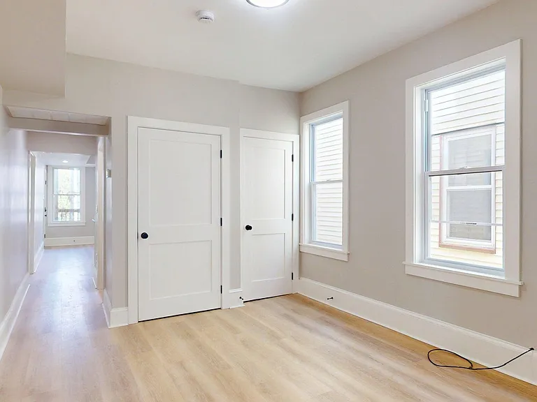 205 Chelsea St #2 — Photo 2