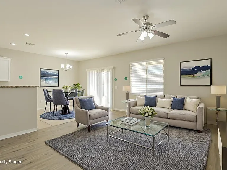8237 W Kittiwake Ln — Photo 4