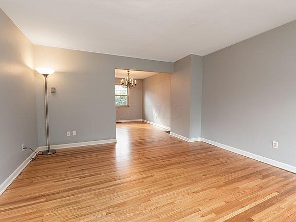 3rd image of 1835 Northwest Ct APT B