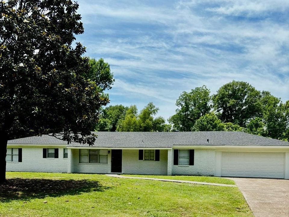1st image of 105 Lillie Dr
