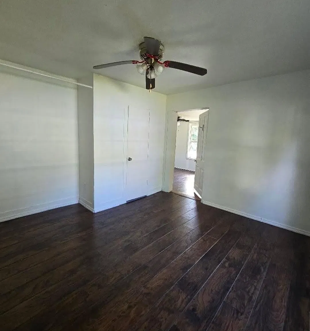 3 bed, 1090 sqft, $1,450 — Photo 3