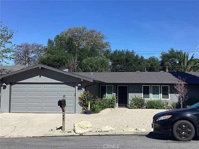 233 Almon Dr — Photo 17