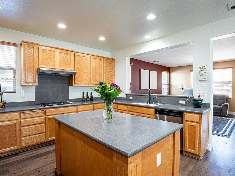 820 Ben Ingram Ln — Photo 11