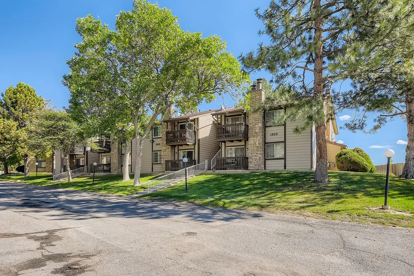 1 bed, $3,213 — Photo 4