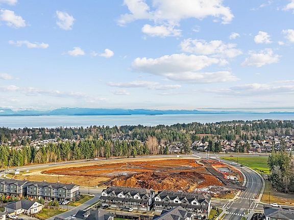 3rd image of 736 Beaver Creek Blvd