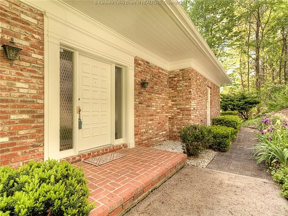2nd image of 1523 Thomas Cir