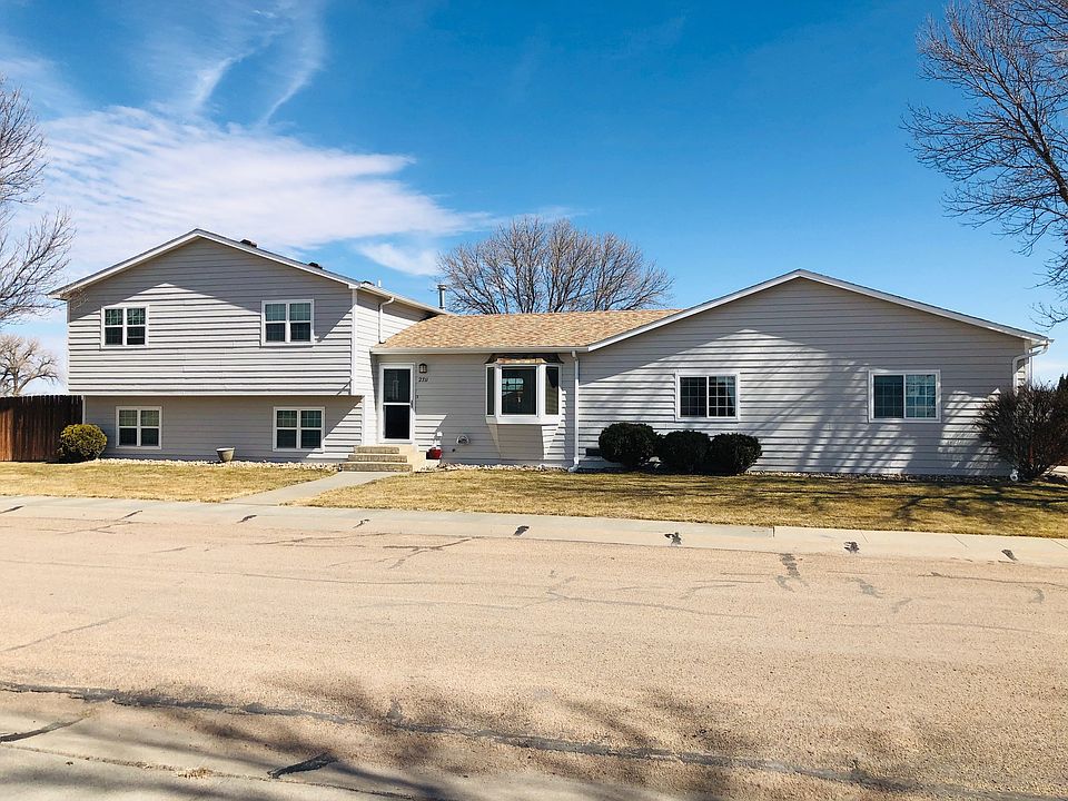 1st image of 2711 Maris Ln