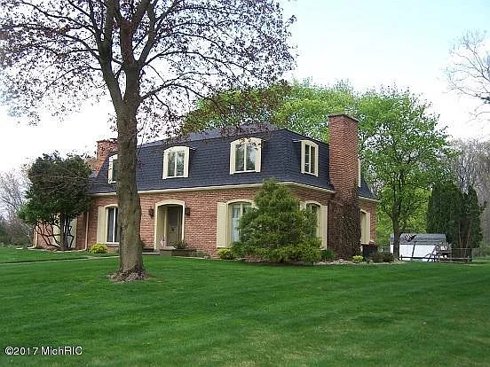 1330 Ridgewood Dr photo 1